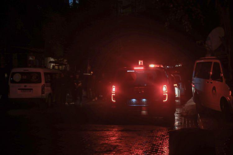 <p>Öte yandan, Filistin Sağlık Bakanlığı'ndan yapılan açıklamada, Bakan Mey Keyle'nin yangında yaralananların gerekirse Batı Şeria'daki hastanelere nakledilmesi için talimat verdiği bilgisi geçildi.</p>