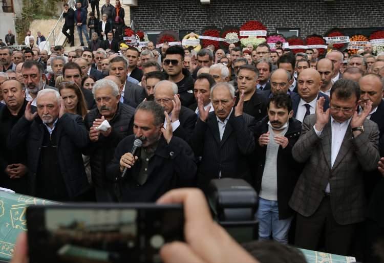 <p>Bu arada, İYİ Parti Genel Başkanı Meral Akşener, Memleket Partisi Genel Başkanı Muharrem İnce, Gelecek Partisi Genel Başkanı Ahmet Davutoğlu'nun da törene çelenk gönderdiği görüldü.</p>
