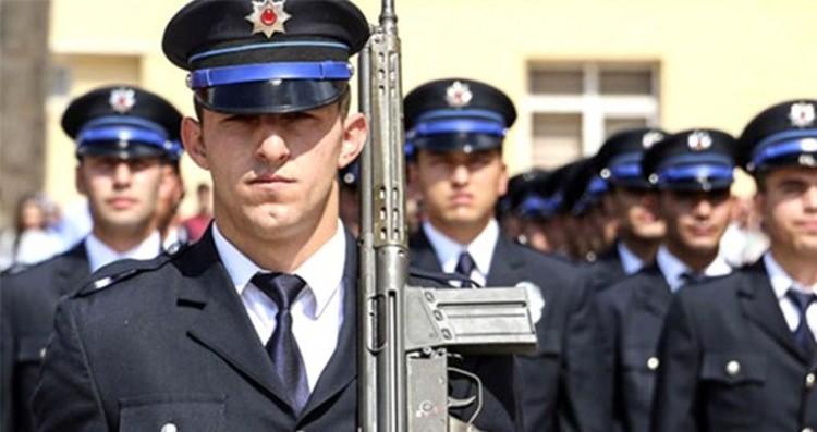 <p>e) Kadınlar için 162 cm, erkekler için 167 cm’den kısa boylu olmamak, BMİ (beden kitle endeksi), 18 (dahil) ile 27 (dahil) arasında olmak,</p>
<p>f) Silah taşımaya veya silahlı görev yapmaya hukuki bir engeli bulunmamak,</p>
<p>g) Sağlık durumu yönünden, Sağlık Şartları Yönetmeliğinde belirlenen koşulları taşımak,</p>