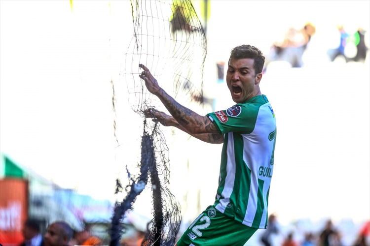 <p>Sol Bek: Guilherme (Konyaspor)</p>
