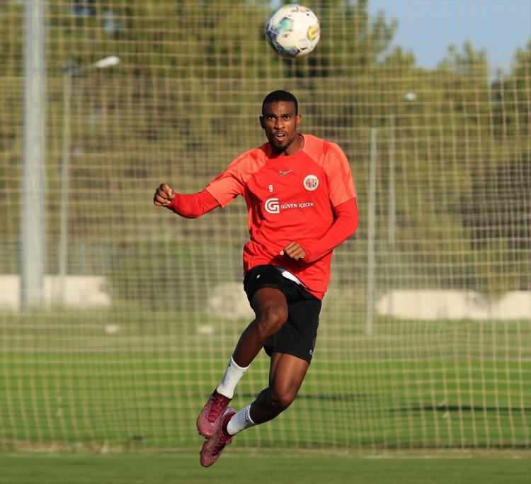 <p>Forvet: Haji Wright (Antalyaspor)</p>
