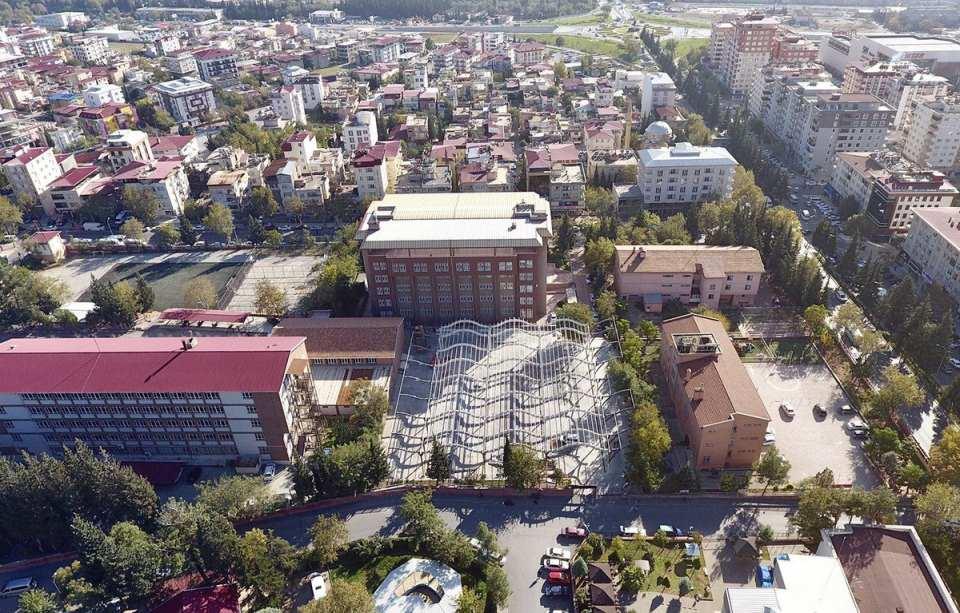 <p><strong>BAHÇELİEVLER</strong><br />
<br />
Metrekare başına kira: 74<br />
<br />
Ortalama kira fiyatı: 7 bin 400 TL</p>