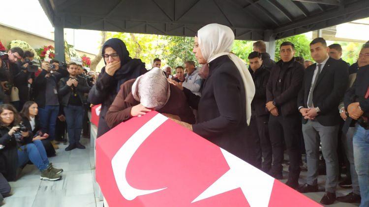 <p>Çevresi ateş çemberi ile dolu olan bir bölge de coğrafya da aslında barışın huzurun sembolü bir ülkeyiz. Her ne yaparlarsa yapsınlar. </p>