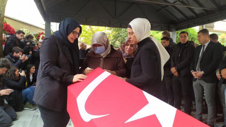 <p>Kim hangi mesajı vermeye çalışırsa çalışsın Türkiye Cumhuriyeti devletiyle milletiyle birlikte dimdik ayakta gereken cevapları da verecektir. </p>