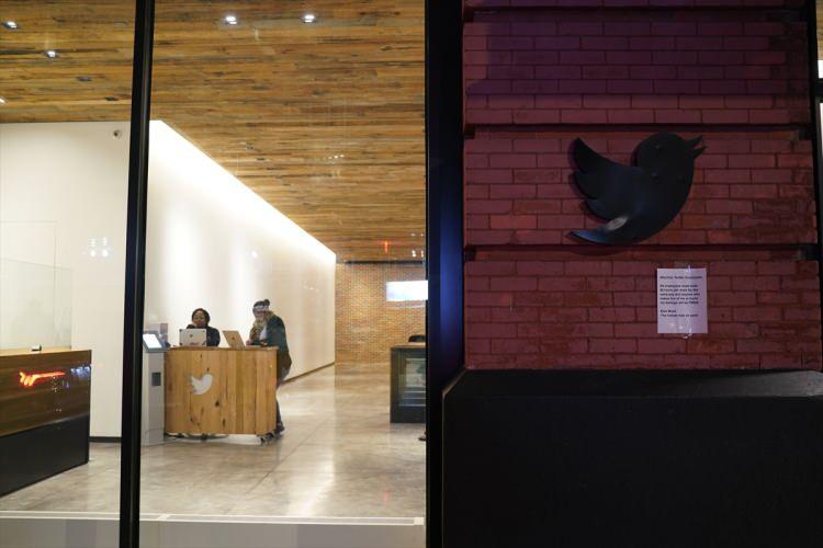 <p>Başka bir Twitter çalışanı da "görevinin Twitter 1.0 ile bittiğini ve Twitter 2.0'da" olmak istemediğini yazdı.</p>