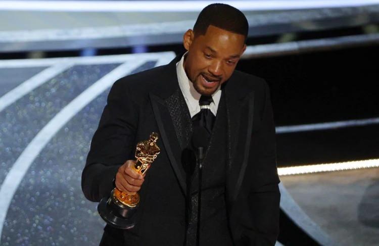 <p><span style="color:#B22222"><strong>8- WILL SMITH</strong></span></p>
<p><span style="color:#000000"><strong>Oscar töreninde eşi ile ilgili espri yapan komedyen Chris Rock'a attığı tokatla günlerce konuşulan Will Smith en çok aratılanlar listesinde 8. sırada yer alıyor. </strong></span></p>