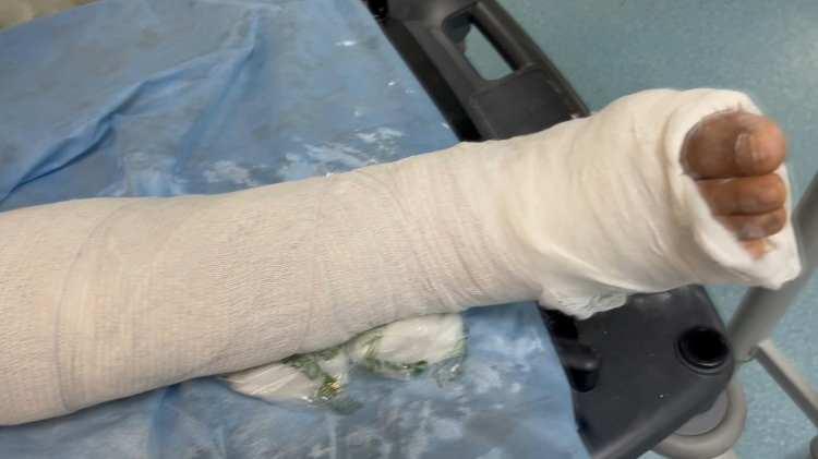 <p>İstanbul'daki yaralının Beylikdüzü'nde birinci kattaki evin balkonundan atlayan Nijeryalı Delight Nweke (31) olduğu öğrenildi. </p>