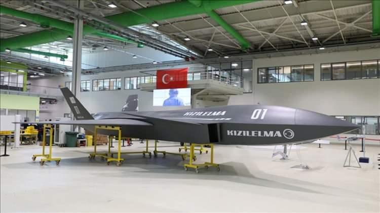 <p>Bizim kuvvetlerimiz onları kullanıyor. Akıncı da ürettiler. Akıncı'nın özelliği F-16 taşıdığı bombayı taşıyabiliyor. 2023 sonuna doğru Kızıl Elma da seri üretime geçmiş olacak.</p>
