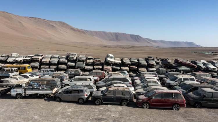 <p>Atacama Çölü 100 bin kilometre karelik bir alanı kaplıyor.<br />
 </p>
