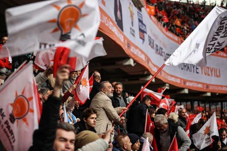 <p>AK Parti İstanbul İl Teşkilatı, Galatasaray'ın stadyumunda "Birlik, İrade, Zafer" programında bir araya geliyor. </p>
