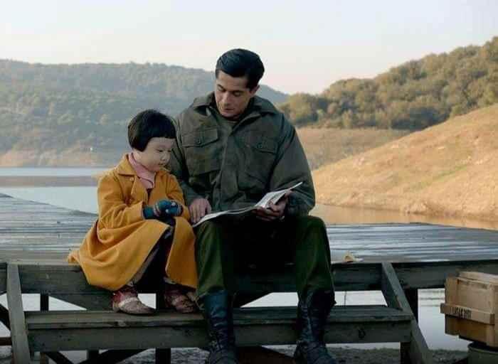 <p><strong>Filmde Güney Kore'ye yardıma gönderilen tugayın içerisinde yer alan Astsubay Süleyman Dilbirliği ve savaşta ailesini kaybeden minik Ayla'nın hikayesini anlatıyordu.</strong></p>
