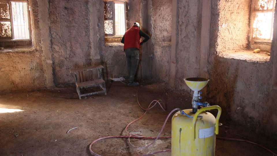<p>Kurtuluş Savaşı'ndan sonra düşman işgalinden kurtarılan tarihi yapı, 2016 yılına kadar Kocahıdır İlkokulu olarak kullanıldı. Korona virüs ile mücadelede büyük rol üstlenen tarihi yapı “Vefa Sosyal Destek Grubu” çalışma alanı olarak hizmet verdi.<br />
 </p>
