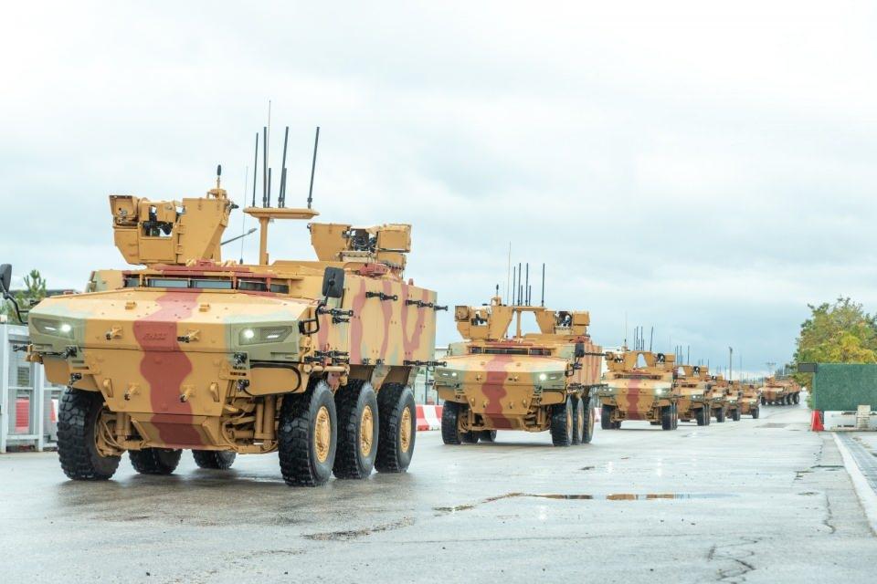 <div><strong>“Türkiye Yüzyılının itici güçlerinden biri savunma sanayiimiz olacaktır”</strong><br />
</div>
<div>Türkiye Yüzyılı’nın en önemli güçlerinden birisinin savunma sanayii olacağını belirten Demir, “Cumhurbaşkanımız Recep Tayyip Erdoğan’ın liderliğinde oluşturulan “Küresel Güç Vizyonu”na uygun olarak yol gösterici bir Türkiye için; yüksek kabiliyetli sanayi altyapısını oluşturmak, tasarım ve geliştirme faaliyetlerinde bulunmak ve bunu destekleyerek yerli ve milli üretimde öncü olarak hedeflerimize ulaşacağımıza yürekten inanıyorum. </div>