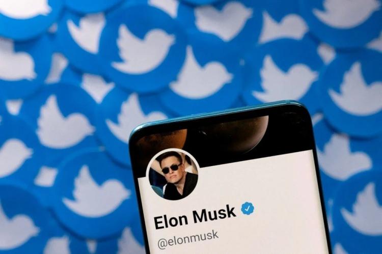 <p>Milyarder iş insanı Elon Musk, Twitter'ın Twitter Blue programını gelecek hafta başlatacağını duyurdu. Musk, şirket hesaplarının altın ve hükümet hesaplarının gri renkli tik işaretlerine sahip olacağını belirterek ayrıntıları açıkladı.</p>
