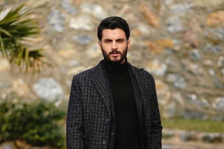 <p><span style="color:#B22222"><strong>ALİ YAĞIZ DURMUŞ'UN BAZI KARELERİ...</strong></span></p>