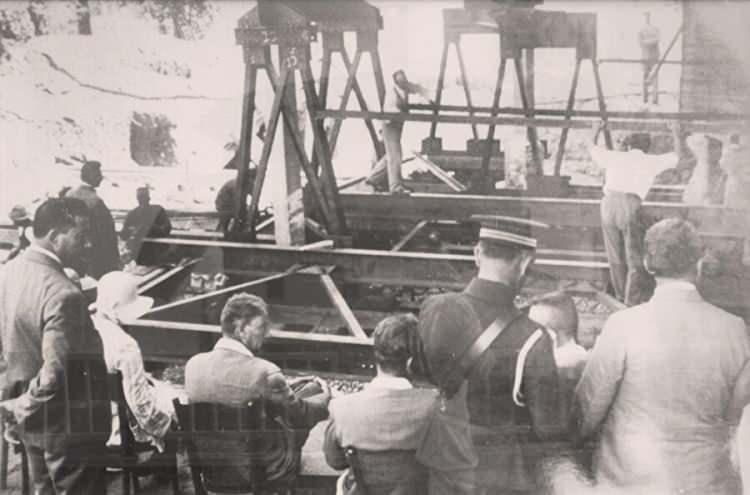 <p>Mustafa Kemal Atatürk'ün 1929 yılında yapımını istediği Yalova Köşkü, bir yıl gibi bir sürede civardaki çınar ağacı nedeniyle hasar almıştı.</p>
