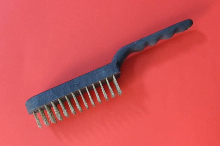 <p><strong>"FIRINCI 'NALBURDAN TEL FIR&Ccedil;A ALDIM ONDAN GELMİŞTİR' DEYİP İNKAR DA ETMEDİ"</strong></p>

<p>&nbsp;</p>

<p>Zor anlar yaşayan Karayel, <strong><em>"Doktor bana ila&ccedil; yazdı benim &ccedil;ocuğumun başına gelmiş olsaydı Allah korusun &ouml;nemsemezdi ben hissettim ama onlar i&ccedil;in zor tabi. Daha &ouml;nce haberlerde jilet duymuştum ama benim başıma geleceğini hi&ccedil; d&uuml;ş&uuml;nmemiştim.</em></strong></p>
