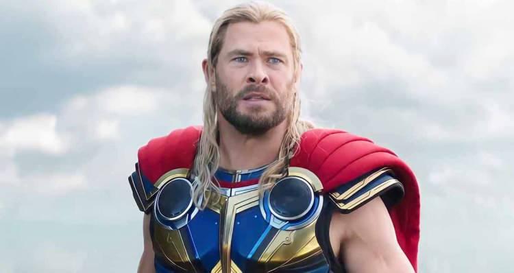 <p><span style="color:#800000"><strong>Star Trek filmiyle sinema dünyasına adım atan Avustralyalı oyuncu Chris Hemsworth, yaptırdığı bir testle hayatının şokunu yaşadı. Genetik olarak alzheimer hastalığına yatkın olduğunu öğrenen Hemsworth, hayranları tarafından beklenmedik bir karar aldı. İşte tüm detaylar...</strong></span></p>