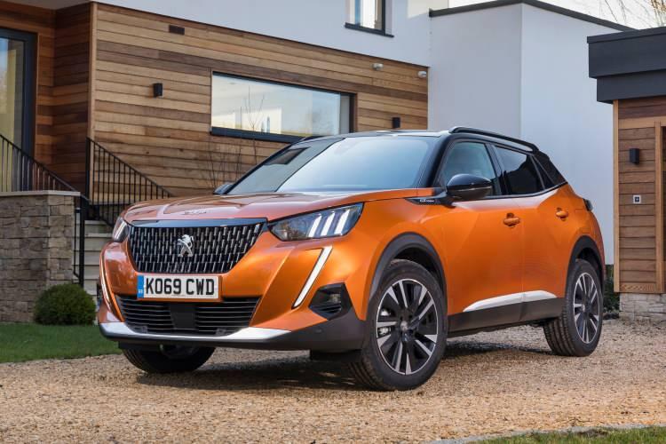 <p><strong>2022 model Peugeot 2008</strong></p>

<p><strong>Benzin</strong></p>

<p>- 2008 ACTIVE PRIME 1.2 PureTech 100hp 6MT: 695.000 TL</p>

<p>- 2008 ACTIVE PRIME 1.2 PureTech 130hp EAT8: 773.000 TL</p>

<p>- 2008 ACTIVE 1.2 PureTech 130hp EAT8 Sky Pack: 804.000 TL</p>

<p>- 2008 ALLURE 1.2 PureTech 130hp EAT8: 845.500 TL</p>

<p>- 2008 GT 1.2 PureTech 130hp EAT8: 952.500 TL</p>

<p><strong>Dizel</strong></p>

<p>- 2008 ACTIVE PRIME 1.5 BlueHDi 130hp EAT8: 854.000 TL</p>

<p>- 2008 ACTIVE 1.5 BlueHDi 130hp EAT8 Sky Pack: 885.000 TL</p>

<p>- 2008 ALLURE 1.5 BlueHDi 130hp EAT8: 907.500 TL</p>

<p>- 2008 GT 1.5 BlueHDi 130hp EAT8: 1.014.500 TL</p>

<p>​</p>
