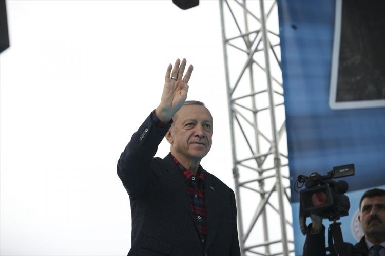<p>Cumhurbaşkanı Recep Tayyip Erdoğan, açılış Töreni"nde vatandaşlara hitap etti.</p>
<p> </p>