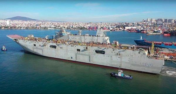 <p><strong>TCG ANADOLU İÇİN TARİH VERDİ</strong></p>

<p>Fuat Oktay yaptığı açıklamada şu ifadelere yer verdi; "Türkiye'nin ilk çıkarma gemisi TCG ANADOLU yıl sonu itibariyle Deniz Kuvvetlerimize teslim edilmesi planlanmaktadır. </p>
