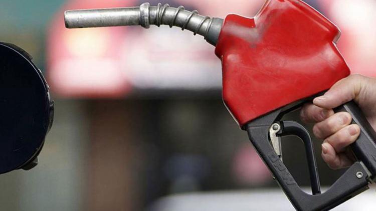 <p>Geçtiğimiz hafta brent petrol fiyatının son 11 ayın en düşük seviyesini görmesinin ardından motorin fiyatlarına art arda indirim uygulanmıştı.</p>
