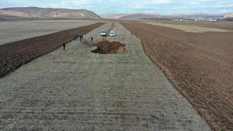 <p>Soğancıoğlu, yetkililerin bölgede inceleme yaptığını dile getirdi.</p>

<p> </p>
