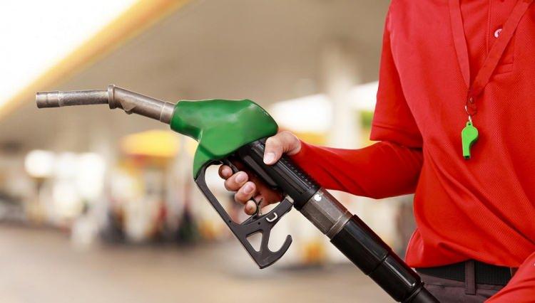 <p>İstanbul Anadolu yakasında bir litre benzin fiyatı: 20.19 TL</p>