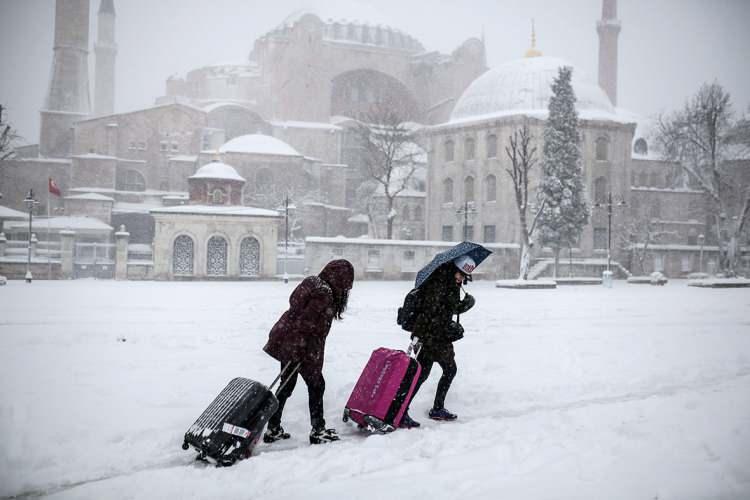 <p>La Nina kuvvetlendiği zaman dünya soğuma evresine giriyor ve buzul miktarları artıyor.</p>