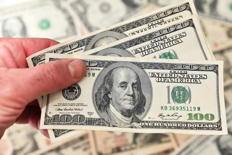 <p> Dolar sınırsız şekilde basılabiliyor ama altın rezerv paradır. Sınırlı varlıktır, o yüzden altındaki birikimleri önemsiyorum ben.</p>