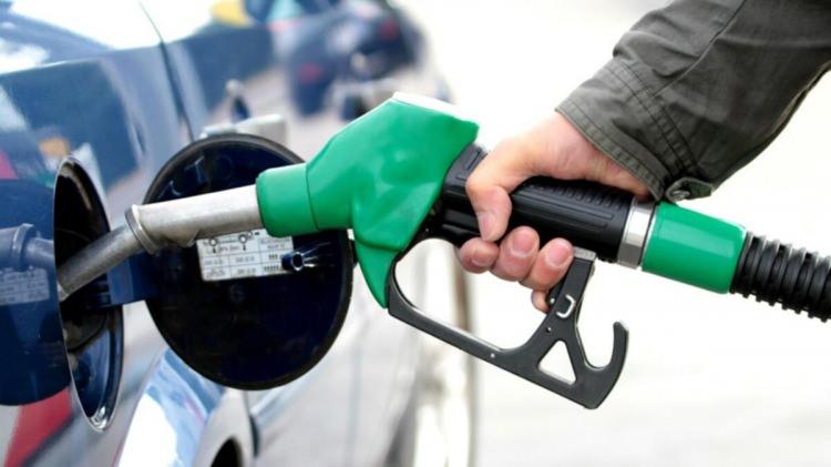 <p> 3 Aralık 2022 itibariyle motorin fiyatlarına 1 lira 16 kuruş zam geldi ve fiyat değişikliği pompa fiyatlarına yansıdı.</p>