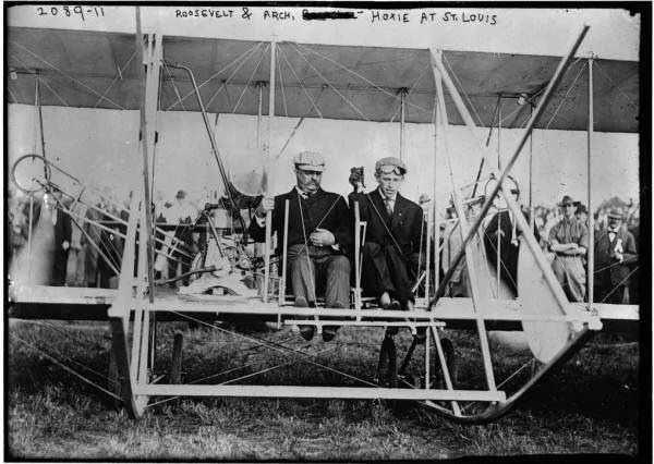 <p>Eski Başkan Theodore Roosevelt 1910 yılında uçan ilk cumhurbaşkanı oldu. </p>

<p> </p>
