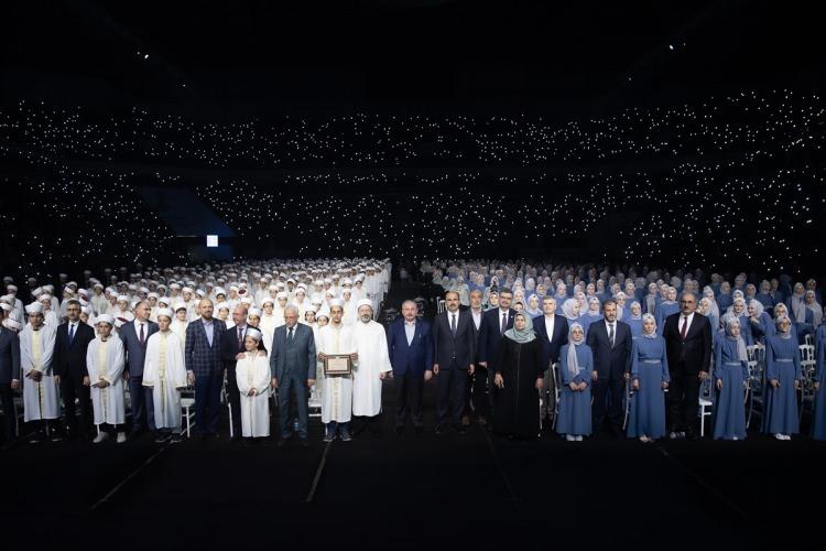 <p>- "Okul hayatıyla hafızlık birlikte yürütülmeye başlanmıştır"</p>

<p>Modern dönemde eğitim ve öğretim hayatının farklı şekilde programlanmasıyla hafızlık yapmada bazı sınırlamalarla karşılaşıldığını aktaran Şentop, şunları kaydetti:</p>
