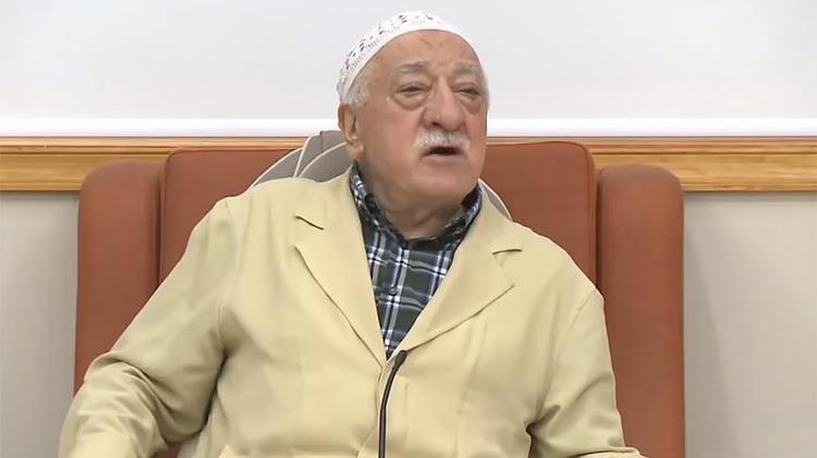 <p>KENDİSİNİ ALMANYA'DA "MUHAMMED BAYRAM" DİYE TANITIYOR</p>
<p>Yasadışı yollarla Almanya'ya kaçtıktan sonra kendisini "Muhammed Bayram" olarak tanıtan, Bayram soy isminin ise eski eşinin kızlık soyadı olduğu öğrenildi. </p>