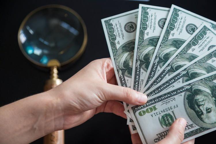 <p>Serbest bırakın, müdahale etmeyin, tedbirler almayın, dolar TL kuru bana göre 20-21 lira aralığını işaret ediyor.</p>
<p> </p>