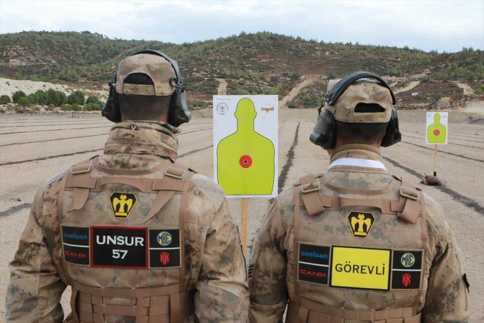 <p>Jandarma Genel Komutanlığınca, Fo&ccedil;a Jandarma Komando Eğitim Komutanlığında, 21-26 Kasım'da Boran-4 Keskin Nişancı Yarışması d&uuml;zenlendi.</p>
