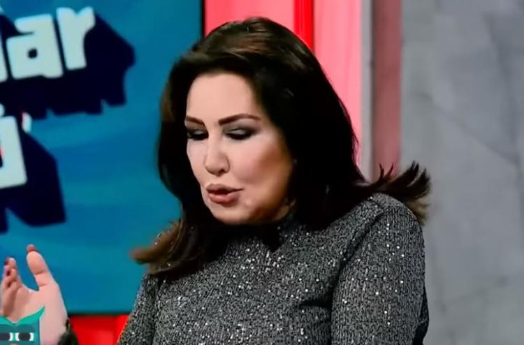 <p><strong>Sosyal medyada eleştiri yağmuruna tutulan Duru'ya uzmanlardan ve bazı ünlü isimlerden destek gelmiş ama aynı zamanda bazı kesimler tarafından eleştirilmişti. Türk sanat müziğinin sevilen ismi Muazzez Ersoy, Nükhet Duru'nun tayt isyanı ile ilgili konuştu.</strong></p>
