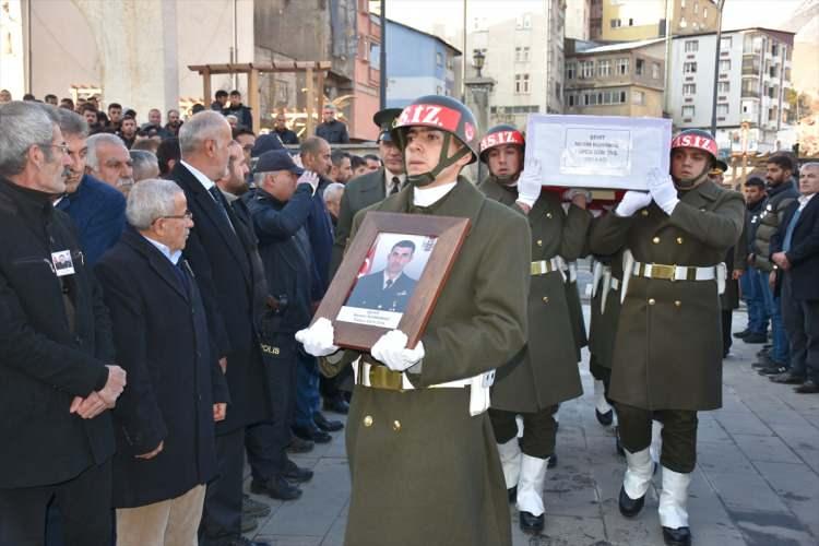 <p>T&uuml;m şehitlere rahmet dileyen Vali Akbıyık da bu &uuml;lkede 1071'den bu yana binlerce şehit verildiğini belirtti.</p>
