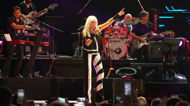 <p>Ajda Pekkan - 1 Milyon 500 Bin TL (Kıbrıs)</p>