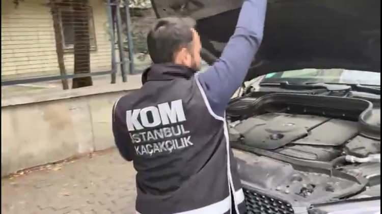 <p> Polis, şüphelilere yönelik İstanbul merkezli 14 ilde eş zamanlı operasyon düzenledi.</p>
