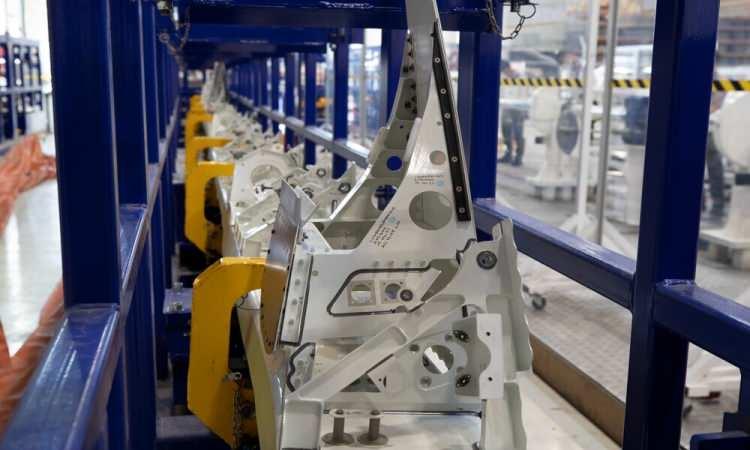 <p>Türk Havacılık ve Uzay Sanayii, 50’inci kuruluş yıl dönümünde 18 Mart 2023 tarihinde gökyüzü ile buluşturacağı HÜRJET Jet Eğitim Uçağı için çalışmalarını hızlandırdı.</p>