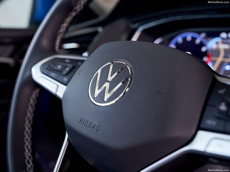 <p>Diğer yandan Volkswagen, modeline 2.0 litrelik bir başka seçenek daha ekliyor. 2.0'lık bu güçlü motor ise fabrika verilerine göre 231 beygir güç ve 349 nm tork üretebiliyor.</p>
