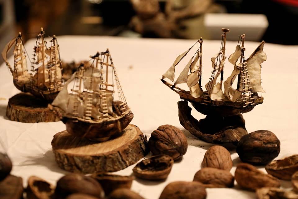 <p>Balıkçı kasabasında doğup büyüdüğü için teknelere ilgi duyduğunu ifade eden Batı, "Yakakent küçük bir balıkçı kasabası. Doğduğum günden beri tekneleri görüyorum zaten. Ben de uğraşırken aklıma geldi 'Ceviz kabuğundan neden tekne yapmayayım.' dedim. Sonuçta da bunlar ortaya çıktı." dedi.</p>

<p> </p>
