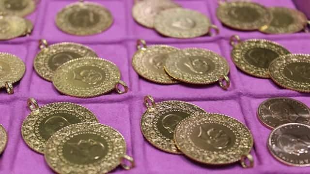 <p>İnşallah da olmaz. Genelde küçük küçük artmasını bekliyoruz. Yine euro bazında çok afaki şekilde bir artış beklentisi yok. Genel anlamda uzmanlarda da böyle bir beklenti var. Biz de bunu böyle görüyoruz. Halkımıza da hemen acilen bozdurmak zorunda olmadıkları bir paraları varsa mutlaka altın alsınlar” diye konuştu.</p>

<p> </p>
