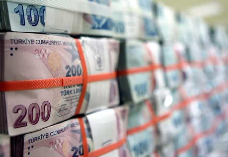 <p>2023 yılında B sınıfı ehliyet harcı ise bin 116 lira 90 kuruştan 2 bin 489 lira 77 kuruşa yükselecek. Yani B sınıfı bir ehliyetin maliyeti 10 bin TL'nin üzerine çıkacak. </p>
