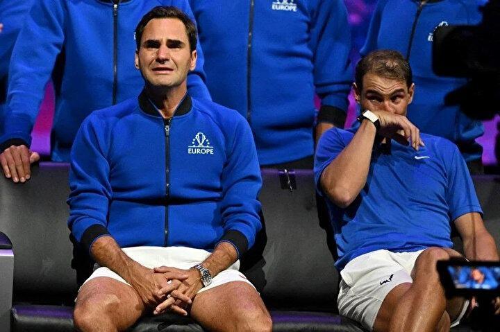 <p>İsviçreli Roger Federer (solda), Londra'daki O2 Arena'da 2022 Laver Kupası'nda Avrupa Takımı'ndan İspanyol Rafael Nadal (sağda) ile ABD'li Jack Sock ve ABD'li Frances Tiafoe ile Team World'e karşı oynadığı son maçın ardından ağladı.</p>

<p> </p>
