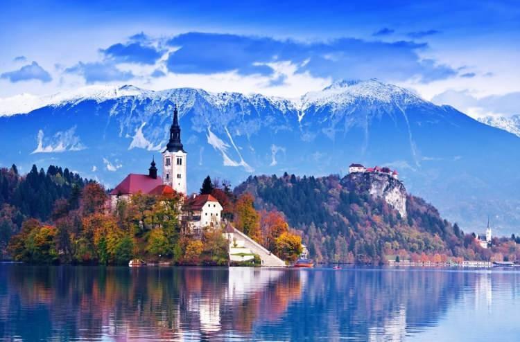 <p>Slovenya'da ise bu sayı 119 vizesiz-50 kapıda vize olarak değişiyor. </p>
