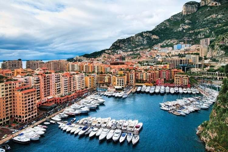 <p>111 ülkeye vizesiz girebilen Monaco, 52 ülkeye de kapıda vize uygulaması ile girebiliyor. </p>
