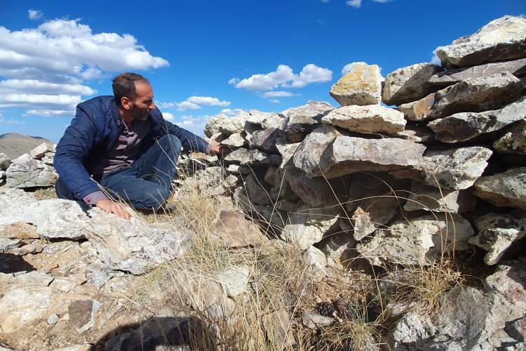 <p>K&uuml;lt&uuml;r ve Turizm Bakanlığı, Trabzon K&uuml;lt&uuml;r Varlıklarını Koruma B&ouml;lge Kurulu, 7433 sayılı kararıyla Torul il&ccedil;esi sınırlarındaki Artabel G&ouml;lleri Tabiat Parkı sınırları i&ccedil;erisinde bulunan alanı 2863 sayılı K&uuml;lt&uuml;r ve Tabiat Varlıklarını Koruma Kanunu kapsamında "Tarihi Sit Alanı" olarak tescilledi.<br />
&nbsp;</p>
