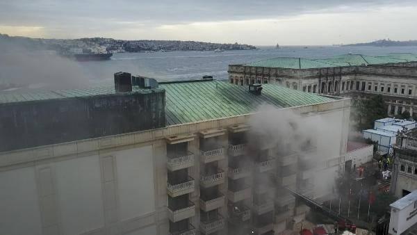 <p>"İNGİLİZCE 'İMDAT' DİYE BAĞIRIYORLARDI"</p>
<p> </p>
<p> Görgü tanığı Nur Ergül, turistlerin otelde mahsur kaldığını gördüğünü belirterek, "Otelden alevler çıktı. Müşteriler balkona çıktı. İngilizce 'imdat' diye bağırıyorlardı. 2 kişi bir balkonda gördüm, 1 kişi başka balkonda gördüm, alt katta da 3 kişi vardı.</p>